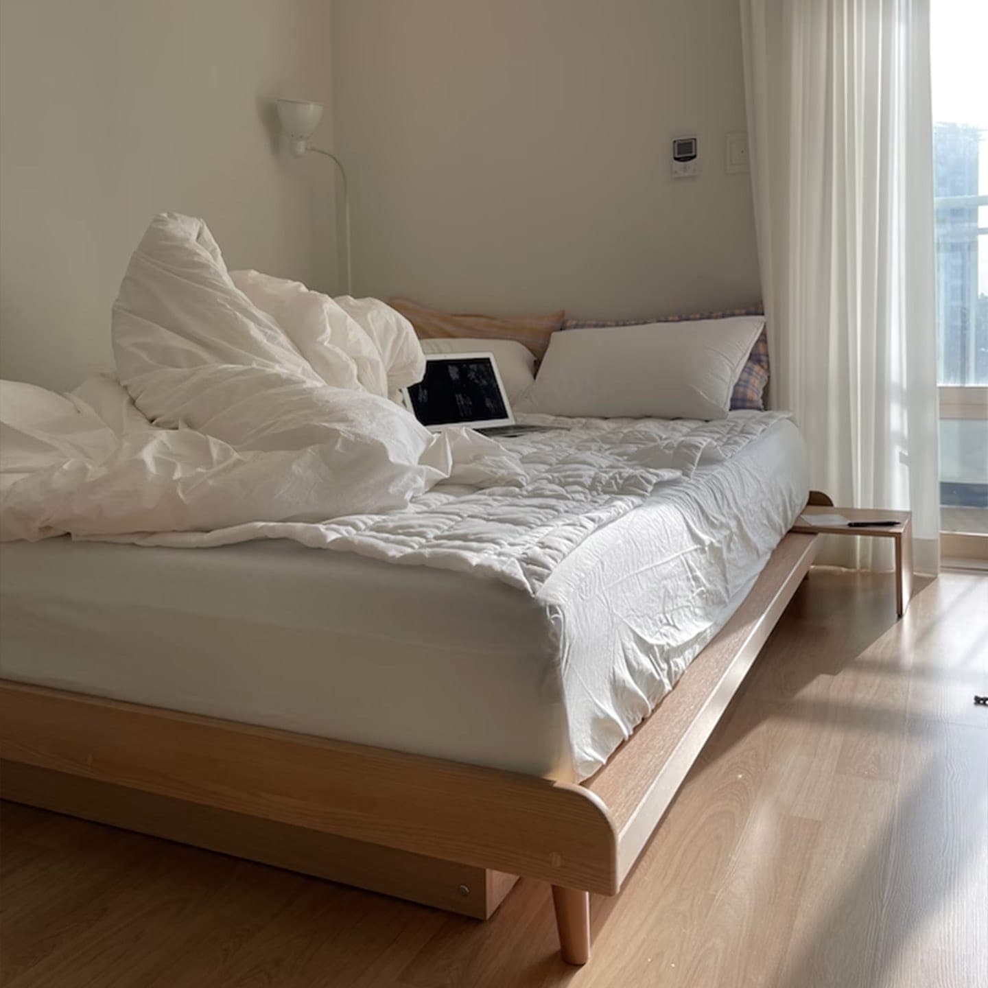 에디트 헤드리스 평상형침대프레임 SS/Q,K 호환 가격 추적 크라운퍼니쳐 에디트 헤드리스 평상형침대프레임 SS/Q,K 호환 - 최저가 99,000원 (50% 할인)